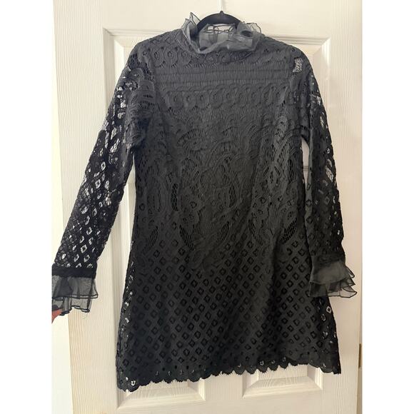 Lulus Dresses & Skirts - Lulus Lace Long Sleeved Dress Size Small